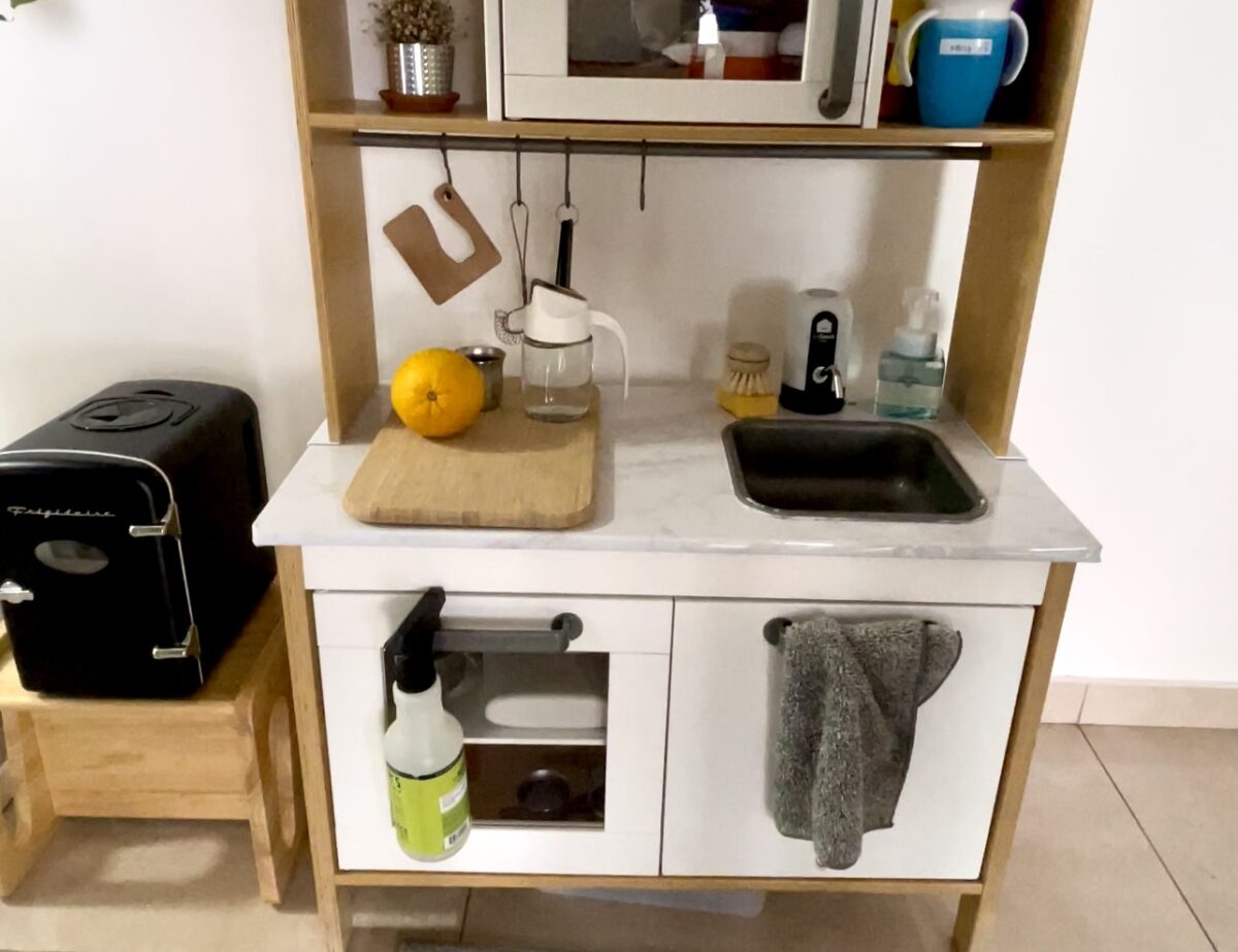 DIY: Turn your Simple Play Kitchen into a functioning one.